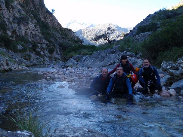 Torrent de Lluc i el Puig Major nevat